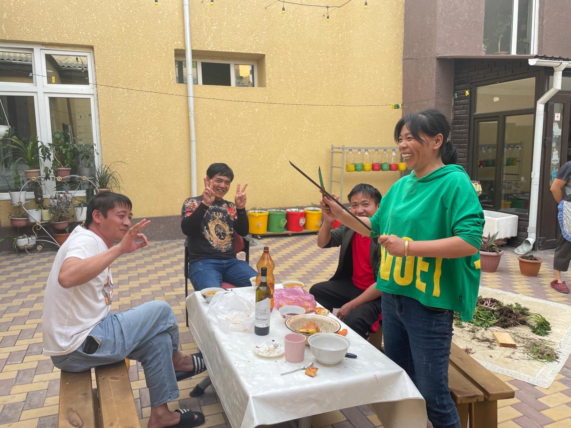 Sweet Home Hostel Bishkek Exterior foto